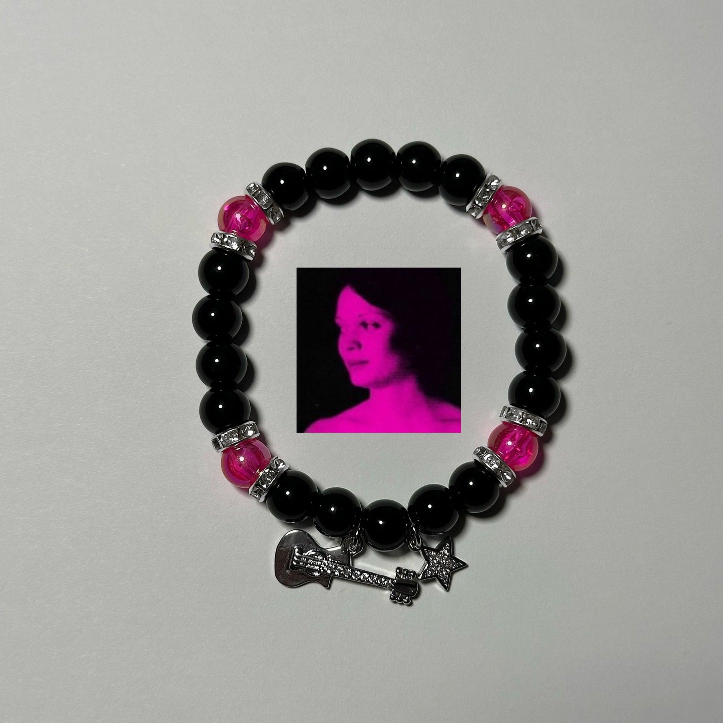 Pulseras de TV Girl (se venden en conjunto o individualmente)